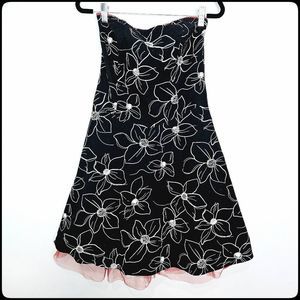 UP FRONT Black White Floral Pinup Inspired Fit & Flare Dress w/ Red Tulle Size 9